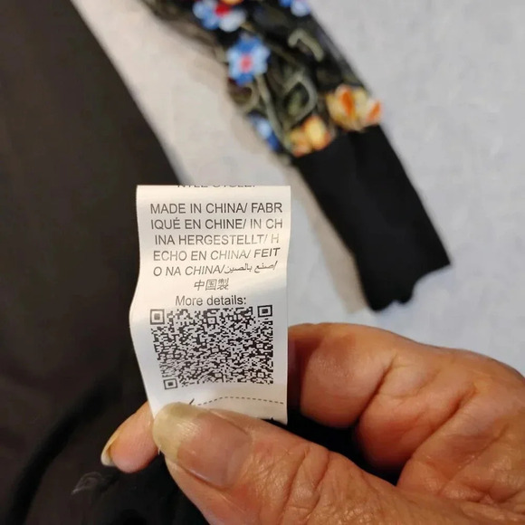 Shein  Women's Black Long Floral Embroidered Mesh Sleeves Size XL 44-12 - Picture 5 of 9